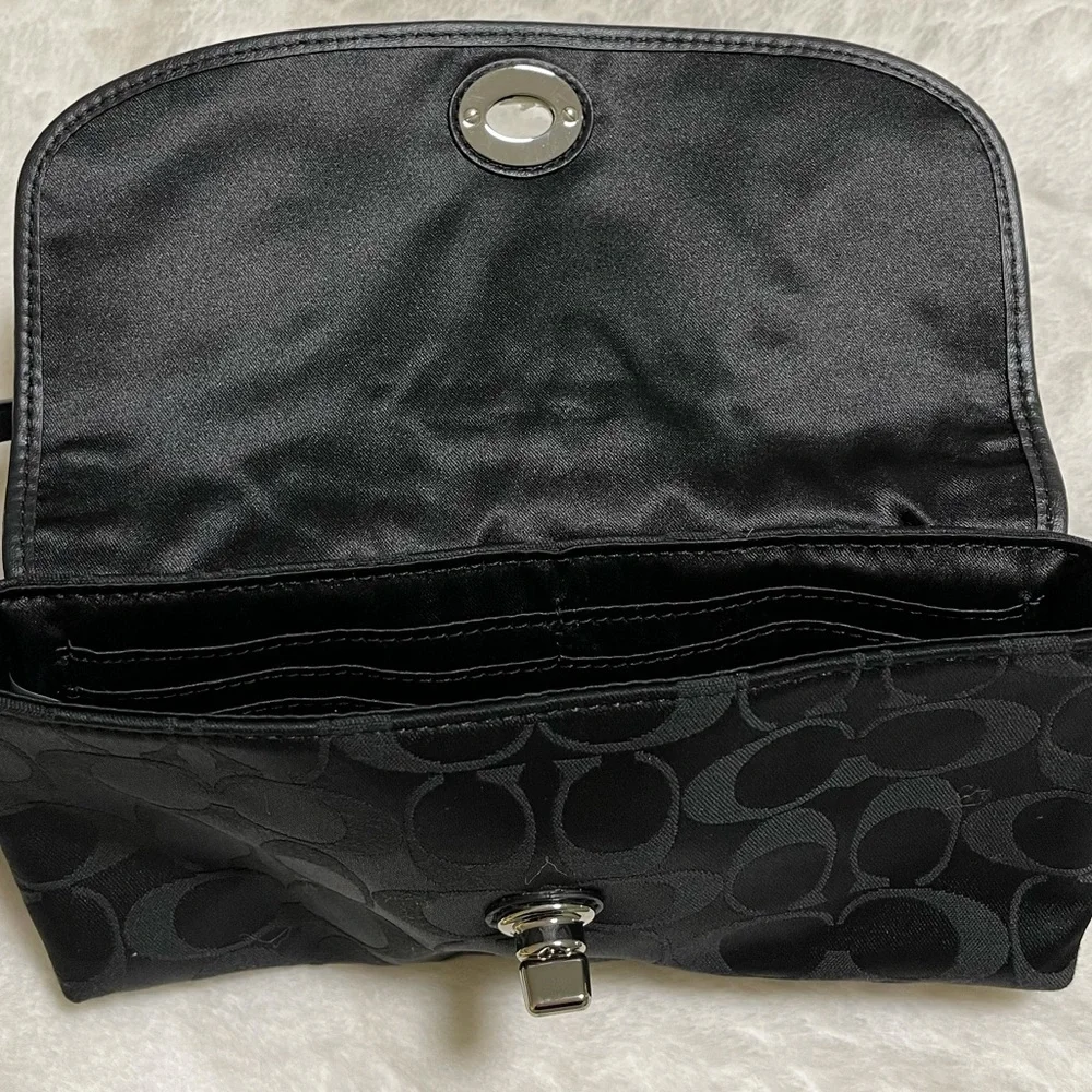 Coach Large Black Wristlet - Picture 3 of 7